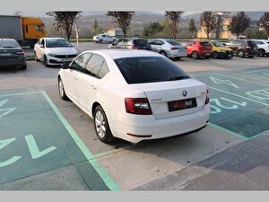 2017 Benzin Otomatik Skoda Octavia Beyaz Asal