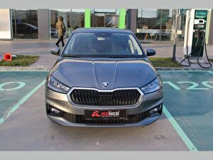 2024 Benzin Otomatik Skoda Fabia Gri Asal