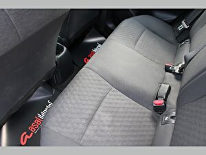 2021 Benzin Otomatik Toyota Yaris Kırmızı Asal