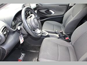 2021 Benzin Otomatik Toyota Yaris Kırmızı Asal