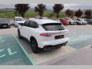 2024 Benzin Otomatik MG HS Beyaz Asal