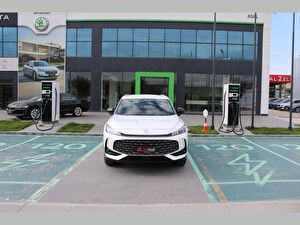 2024 Benzin Otomatik MG HS Beyaz Asal