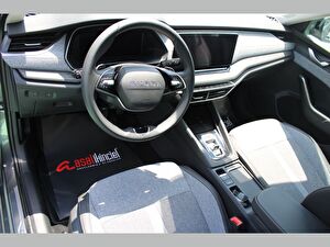 2025 Benzin Otomatik Skoda Octavia Gri Asal