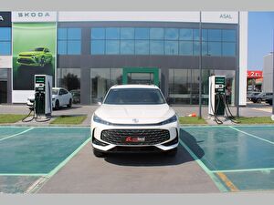 2025 Benzin Otomatik MG EHS Beyaz Asal