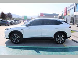 2025 Benzin Otomatik MG EHS Beyaz Asal