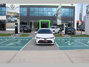 2024 Benzin Otomatik Toyota Corolla Beyaz Asal