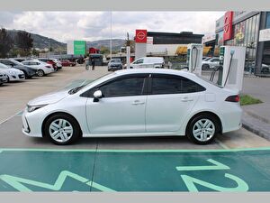 2024 Benzin Otomatik Toyota Corolla Beyaz Asal