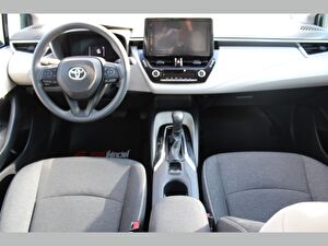 2025 Benzin Otomatik Toyota Corolla Beyaz Asal