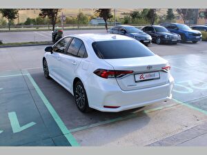 2025 Benzin Otomatik Toyota Corolla Beyaz Asal