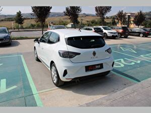 2024 Benzin Otomatik Renault Clio Beyaz Asal