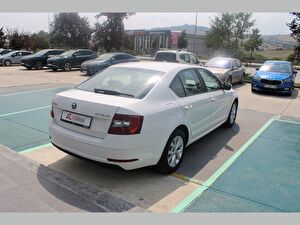 2017 Benzin Otomatik Skoda Octavia Beyaz Asal