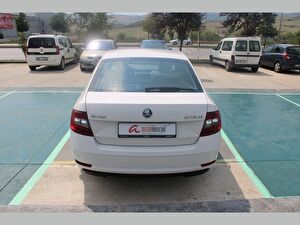 2017 Benzin Otomatik Skoda Octavia Beyaz Asal