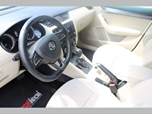 2017 Benzin Otomatik Skoda Octavia Beyaz Asal