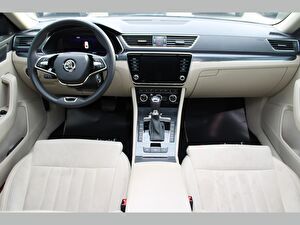 2023 Benzin Otomatik Skoda Superb Siyah Asal