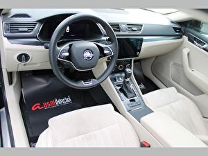 2023 Benzin Otomatik Skoda Superb Siyah Asal