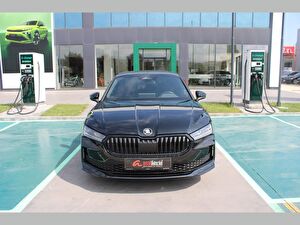 2025 Elektrik Otomatik Skoda Superb Siyah Asal