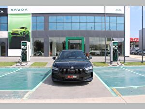 2025 Elektrik Otomatik Skoda Superb Siyah Asal