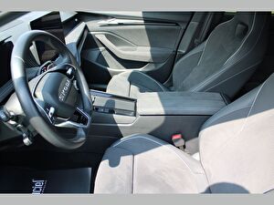 2025 Elektrik Otomatik Skoda Superb Siyah Asal
