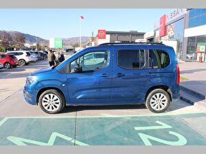 2023 Dizel Otomatik Opel Combo Mavi Asal