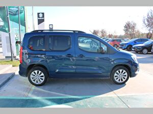 2023 Dizel Otomatik Opel Combo Mavi Asal