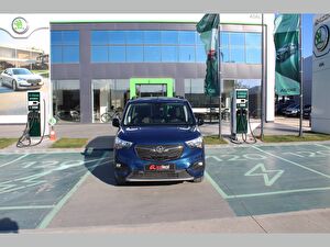 2023 Dizel Otomatik Opel Combo Mavi Asal