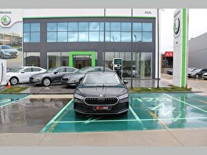 2024 Benzin Otomatik Skoda Superb Siyah Asal