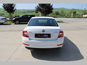 2013 Dizel Otomatik Skoda Octavia Beyaz Asal