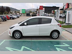 2017 Benzin Otomatik Toyota Yaris Beyaz Asal