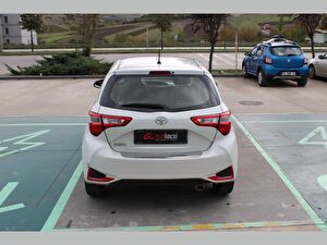 2017 Benzin Otomatik Toyota Yaris Beyaz Asal