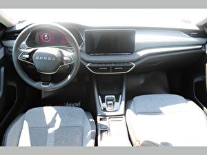 2026 Hybrid Otomatik Skoda Octavia Gri Asal