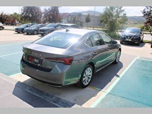 2026 Hybrid Otomatik Skoda Octavia Gri Asal