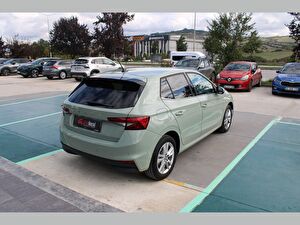 2026 Benzin Otomatik Skoda Fabia Yeşil Asal