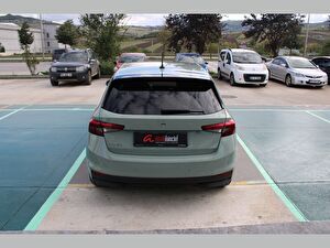 2026 Benzin Otomatik Skoda Fabia Yeşil Asal