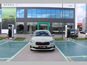 2026 Benzin Otomatik Skoda Fabia Yeşil Asal