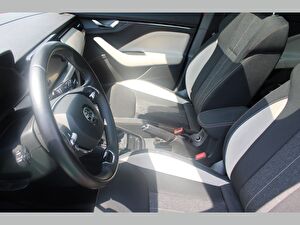 2022 Benzin Otomatik Skoda Kamiq Kırmızı Asal