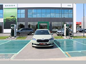2025 Benzin Otomatik Skoda Fabia Yeşil Asal