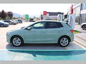 2025 Benzin Otomatik Skoda Fabia Yeşil Asal