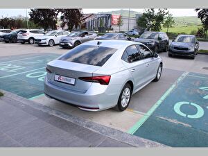 2024 Benzin Otomatik Skoda Octavia Gri Asal