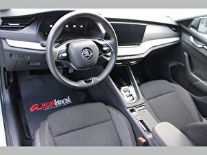 2024 Benzin Otomatik Skoda Octavia Gri Asal