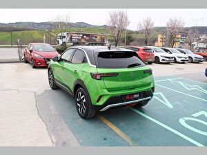 2023 Benzin Otomatik Opel Mokka Yeşil Asal