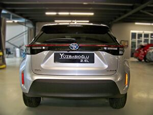 2022 Hybrid Otomatik Toyota Yaris Gümüş Gri Yüzbaşıoğlu