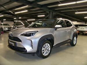 Toyota Yaris Crossover Cross 1.5 Hybrid Flame X-Pack e-CVT