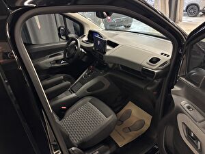 2025 Dizel Otomatik Peugeot Rifter Siyah Yüzbaşıoğlu