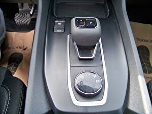 2023 MHEV Otomatik Nissan Qashqai Gri Yüzbaşıoğlu