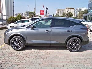 2023 MHEV Otomatik Nissan Qashqai Gri Yüzbaşıoğlu