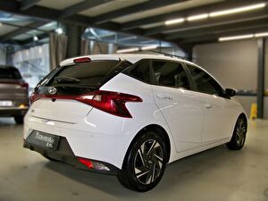 2021 Benzin Otomatik Hyundai i20 Beyaz Yüzbaşıoğlu