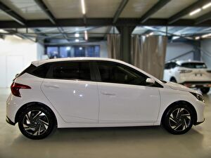 2021 Benzin Otomatik Hyundai i20 Beyaz Yüzbaşıoğlu