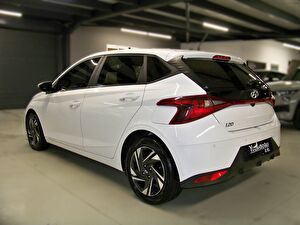 2021 Benzin Otomatik Hyundai i20 Beyaz Yüzbaşıoğlu