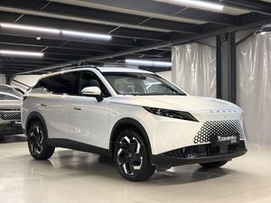 2026 Benzin Otomatik Omoda 7 Gri Yüzbaşıoğlu