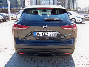 2023 Hybrid Otomatik Nissan Qashqai Siyah Yüzbaşıoğlu Otomotiv Mam. San ve Tic A.Ş.